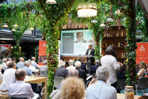 05BD9C90-C490-4EE9-9553-CFFE16D09C72