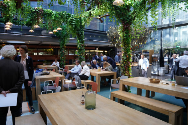 0D27C964-2733-48FE-9412-BFB882636653