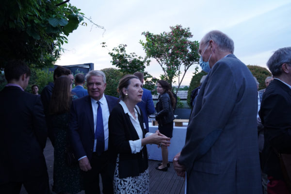 2D39E284-0A80-4A3E-9627-2E81798C18D8