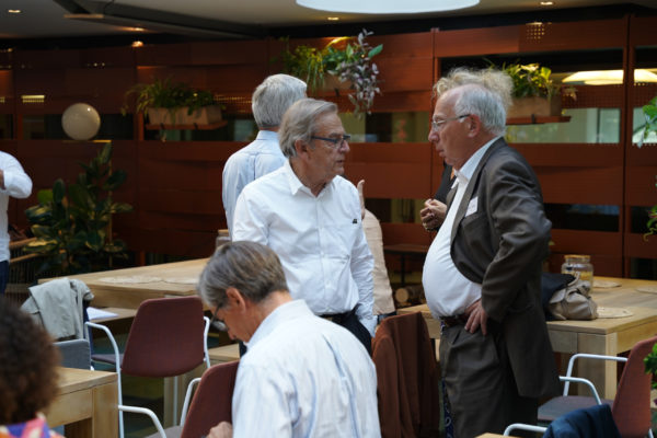 6880DE23-E9E4-4391-B63B-439BEC3DCBAF