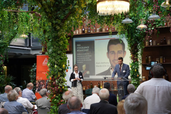 71DC968C-E610-4152-AF4F-D8FC563B2677