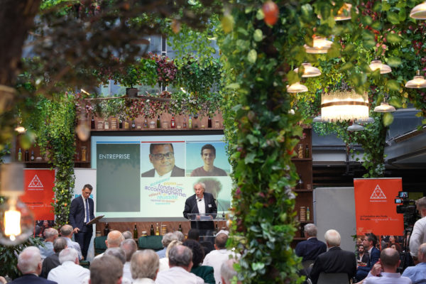 78187078-4808-4B14-B9A9-9EC994B270C6