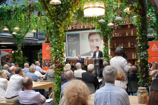 7A33EFDC-1005-4741-AA3D-00390A46D4ED