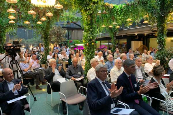 8DEC3D1E-CEEC-47CE-B774-BC314D9A80BB