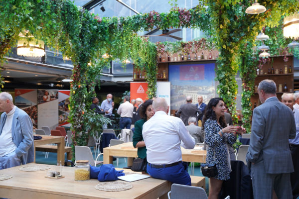 95D3E552-C07E-492B-A9DB-AC5CD4B12034