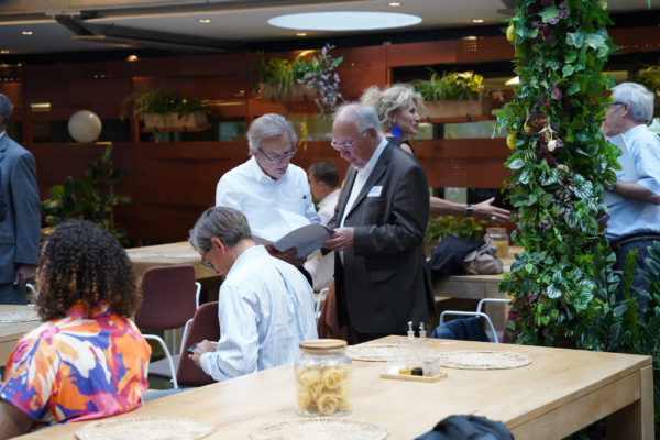 CAADC96C-0544-486F-9B6A-8EB46B114A5C