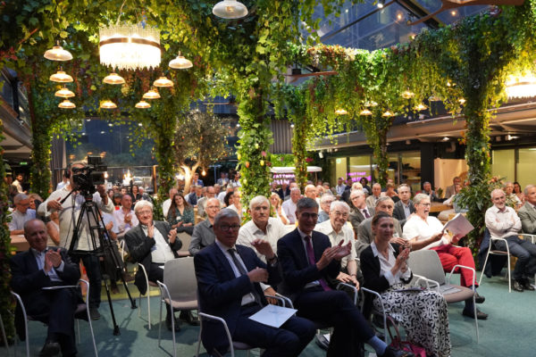 E0D3AA8A-0917-4DBC-BDC9-8FC3BC0A729C