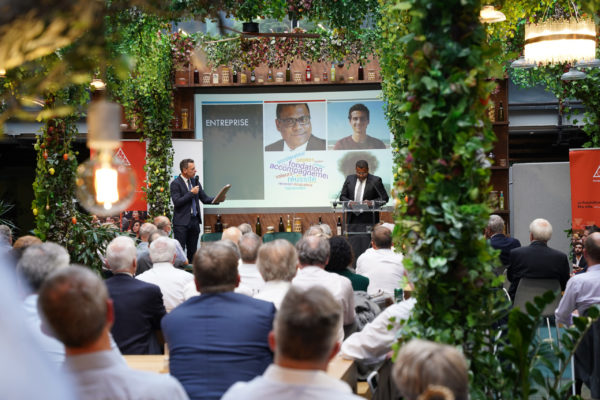 E6EA9426-DDA6-414E-8B78-523B3A21A0D6