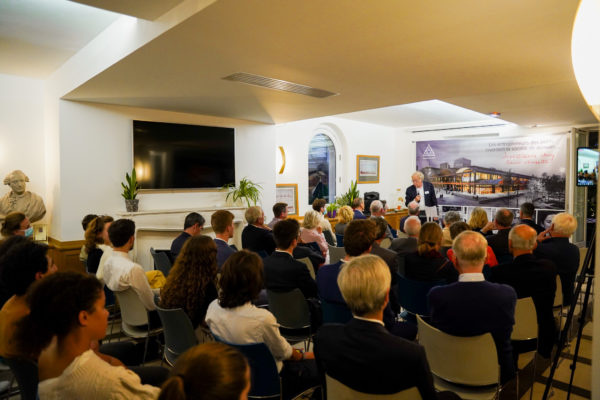 1670E877-ED3E-4F3F-858E-31A4B28E41D2