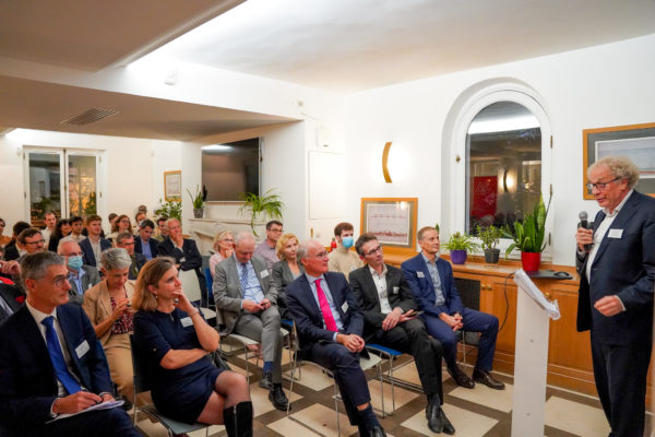 25EB92C3-D3C2-4121-A63A-0AEECECE7C8F