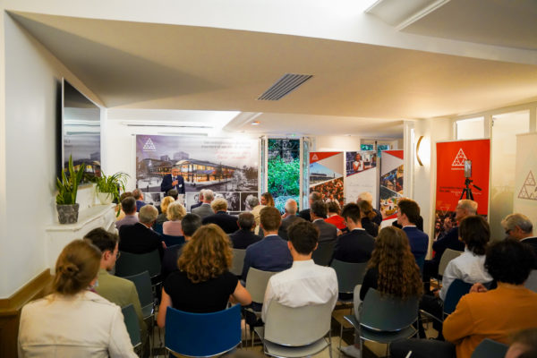 5430ECE9-5DB7-4E53-B931-64BDCC9B463B