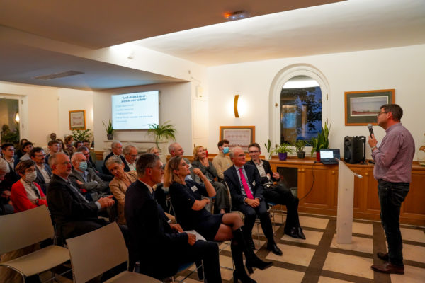 54A09A23-0B8C-43E2-9F2A-D9A60681F004