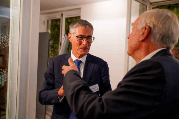 8E3D6BD1-7A83-445B-AF93-3C7E3994AB9C