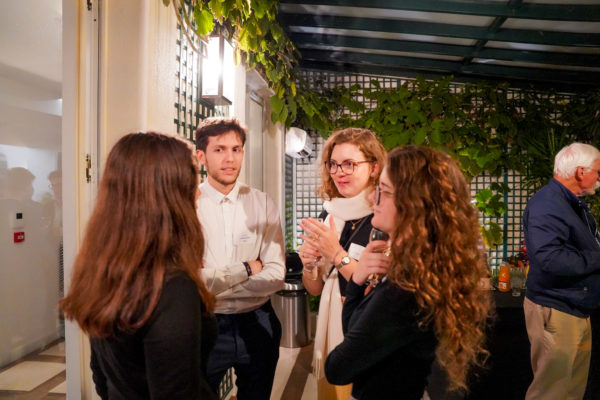 8F656A96-3E1B-4C2C-8BA9-954CF46471FC