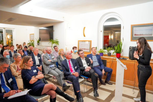 D56F09F1-39CE-403A-9A5D-B7B783DDBBD2