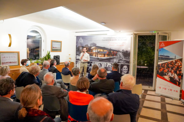 E5847775-63DA-4961-B894-0E0479E5F4BD