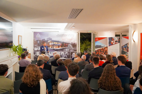 EB8D30EF-FD9C-42BF-A720-CE7196FA135F