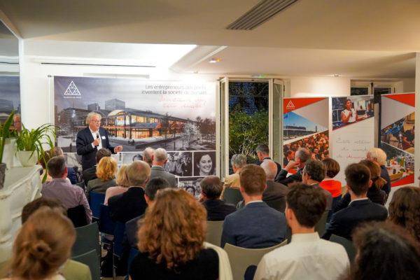 F50446E7-AF40-4DC7-BB46-398C3940B0F8